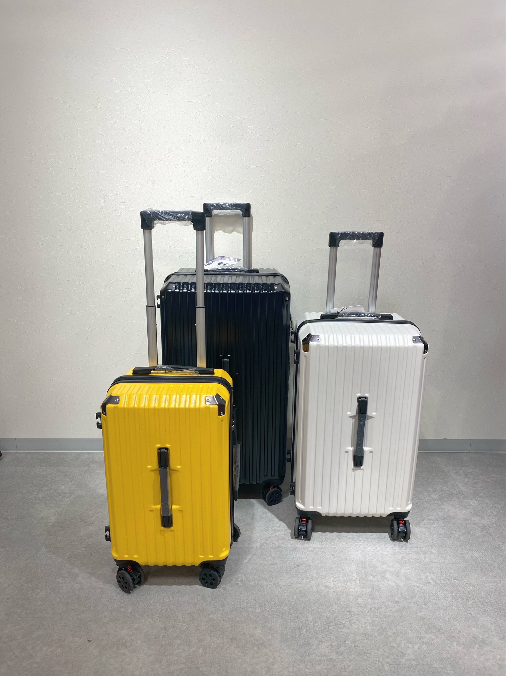 3FAC9823-F7B6-41DF-8304-